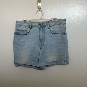 Forever 21 - Light Wash Denim Short - Size 27